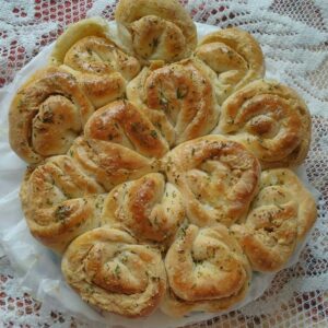 Flower Shaped Cheese Parsley Garlic Bread {5 Hours Pre-Order}
