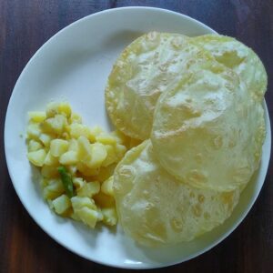 Luchi(5 Pcs),Sada Aloor Tarkari (Minimum Order Quantity=2) (8Hours Pre-order )