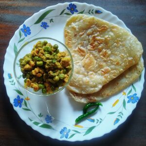 Chicken kima Mator(500gms) With Paratha(2 Pcs){8 Hours Pre-Order}